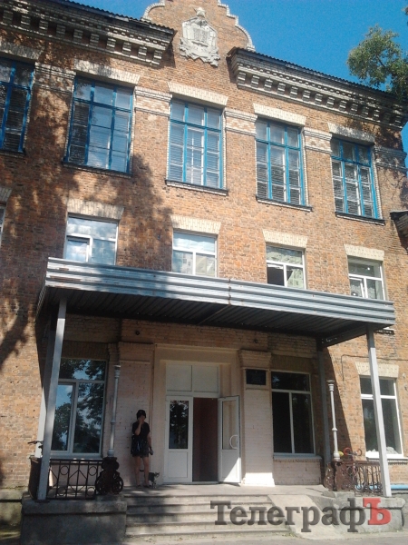 У кременчуцькій школі №2 розгорівся скандал навколо директора У кременчуцькій школі №2 розгорівся скандал навколо директора