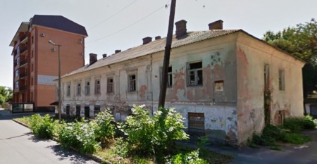 В центре Кременчуга вместо старой 2-этажки хотят построить 9-этажный дом В центре Кременчуга вместо старой 2-этажки хотят построить 9-этажный дом