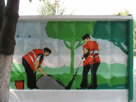 В Глобино на автобусной остановке появилось море