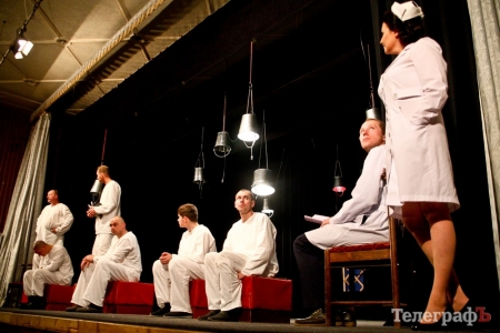 «Кременчугский Троицкий театр» едет выигрывать деньги на ремонт сцены в ГДК