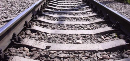 В Кременчуге на ж/д путях нашли тело человека, разрезанное пополам