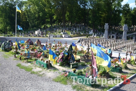 Всі на морі, а ми – на цвинтарі: Личаківське кладовище – місце, де час зупинився