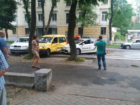 Минус один Prius: теперь отличились полтавские копы