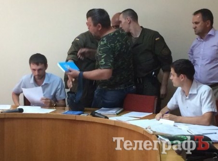 В Кременчуге на конкурсный комитет по пассажирским перевозкам вызвали полицию