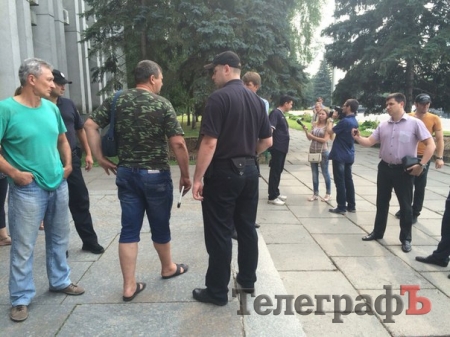 В Кременчуге на конкурсный комитет по пассажирским перевозкам вызвали полицию