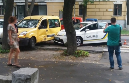 У полтавских патрульных, виновных в ДТП, забрали водительские права У полтавских патрульных, виновных в ДТП, забрали водительские права