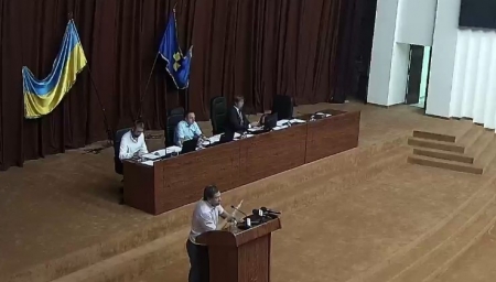 У Полтаві йде сесія областної ради: об'єднання громад та вирубка лісів