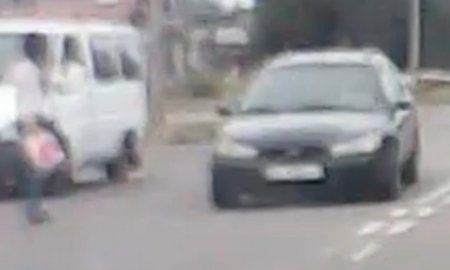 Из-за припаркованного у перехода авто чуть не сбили кременчужанку