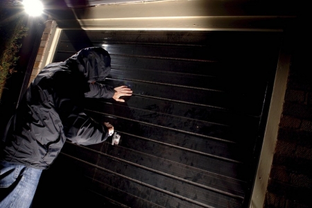 У кременчужанина з гаража викрали електростанцію…