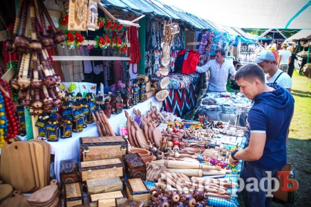 Що почому на Сорочинському ярмарку: сувеніри та цікавинки Що почому на Сорочинському ярмарку: сувеніри та цікавинки
