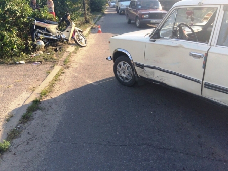 В Кременчуге после ДТП мопедист не мог вспомнить, где он живет