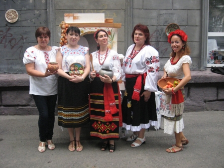 Как библиотекари кременчужан борщом кормили