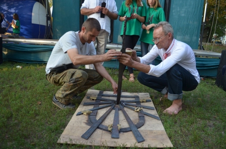 Тепер сонячні промені вказуватимуть час в пам'ять кременчуцького коваля, який загинув в АТО