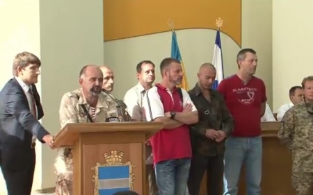 Сессия Кременчугского горсовета 30 августа: храм, Крым и горящие шины