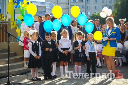 В Кременчуге после восьмилетнего строительства детсад-школа отметила свой первый День знаний