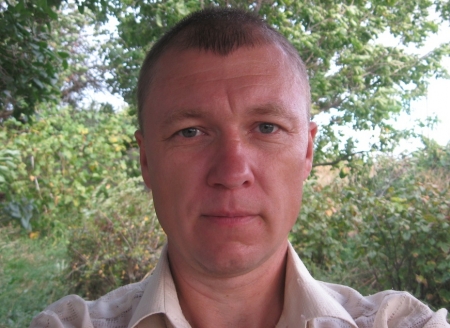 В Кременчуге пассажир маршрутки рассёк голову о кусок металлического профиля, торчащего из полки