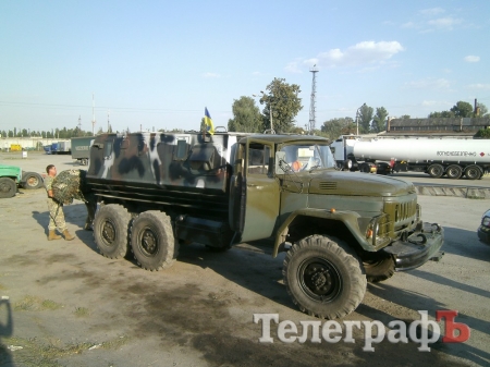 Броньований ЗІЛ від кременчужан передали батальйону «Київська Русь» Броньований ЗІЛ від кременчужан передали батальйону «Київська Русь»