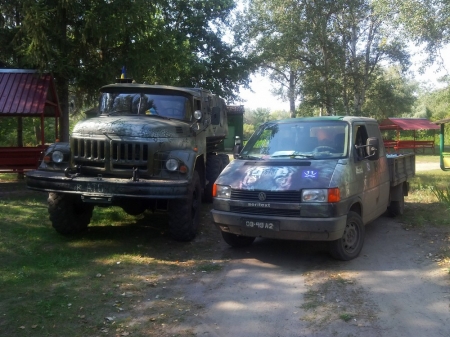 Броньований ЗІЛ від кременчужан передали батальйону «Київська Русь»