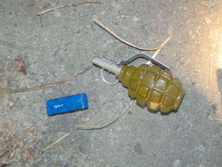 Під Кременчуком жінка знешкодила донецького розбійника з ножем та гранатою Під Кременчуком жінка знешкодила донецького розбійника з ножем та гранатою