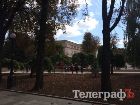 В Кременчуге в сквере им. Бабаева пронумеровали деревья