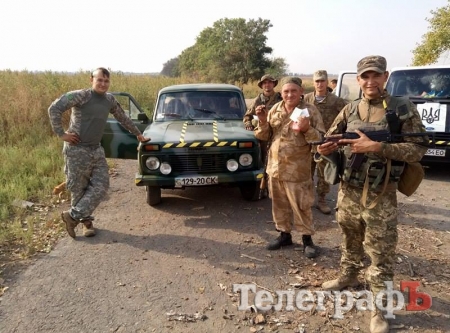 Смаколики, авто та масксітки: волонтери передали морпіхам у Широкине допомогу від кременчужан
