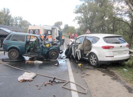 За выходные на Полтавщине в ДТП погибло 4 человека и 15 оказались в больнице За выходные на Полтавщине в ДТП погибло 4 человека и 15 оказались в больнице