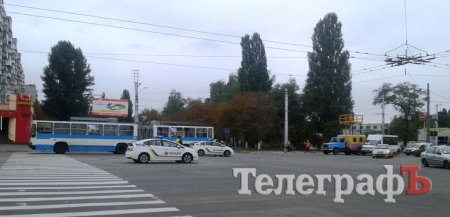 На Киевской остановились троллейбусы – оборвалась контактная линия