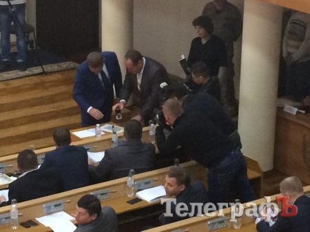 Сессия Кременчугского горсовета 27 сентября: Почетные граждане, Устав города и проезд по карточкам