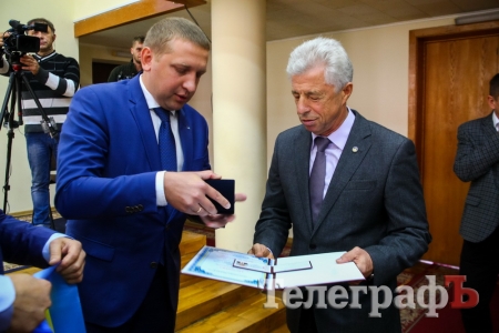 Скандал таки вспыхнул. Но Почетными гражданами Кременчуга все равно стали Тамара Просяник и Михаил Загирняк