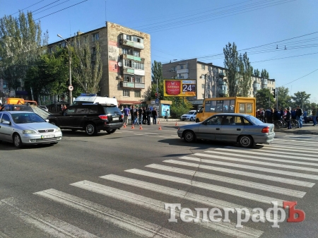 В Кременчуге произошло ДТП с полицейским авто: есть пострадавшие