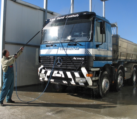 Быстрый способ помыть грузовик до блеска!