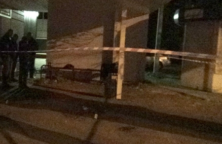 В Кременчуге на остановке зарезали человека