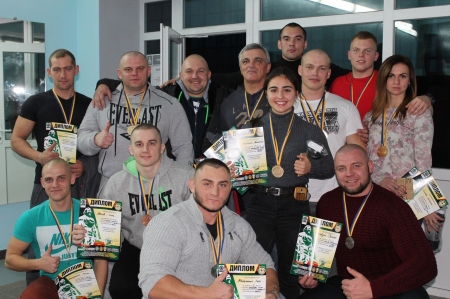 17 кременчужан завоювали медалі чемпіонату України з пауерліфтингу