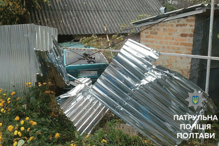 Полтава «вражає»: пьяный водитель на Opel въехал в закрытый гараж и врезался в стоящий в нем ВАЗ Полтава «вражає»: пьяный водитель на Opel въехал в закрытый гараж и врезался в стоящий в нем ВАЗ