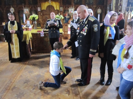 Кременчуцьких школярів посвятили в козачата Кременчуцьких школярів посвятили в козачата