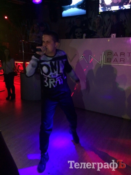 Несгибаемый Артем Лоик и «перепутанные двери»: рэпер рассказал в Кременчуге о себе все!