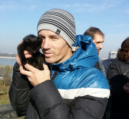 Кременчужане на мосту спасали котёнка: с полицией и АТОшниками