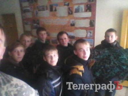 Кременчуцькі «павучки» продовжують плести маскувальні сітки