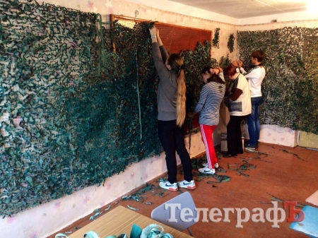 Кременчуцькі «павучки» продовжують плести маскувальні сітки