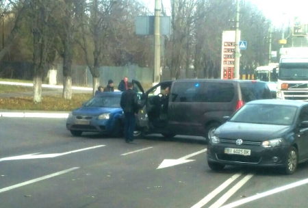 В Кременчуге из-за ДТП остановились троллейбусы