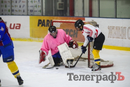 Знайомтеся, жіноча хокейна команда з Кременчука «Лавина»