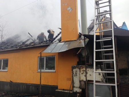 В Кременчуге горела крыша частного дома