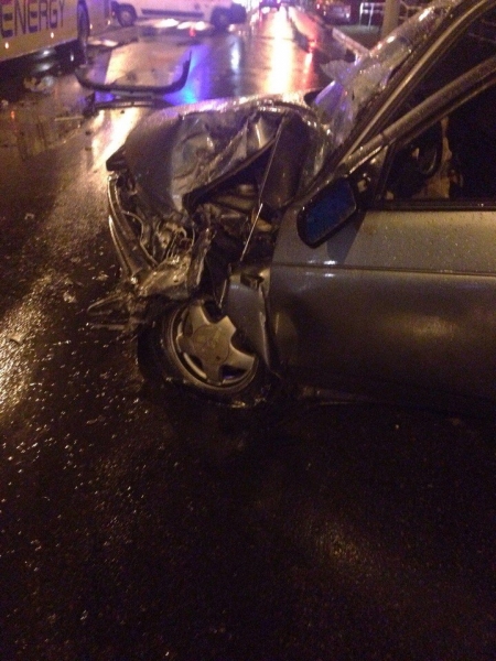 На Молодіжному аварія: автобус зіткнувся з легковим автомобілем