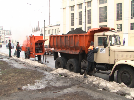Ремонт продолжается: рециклер снова пускают на кременчугские дороги