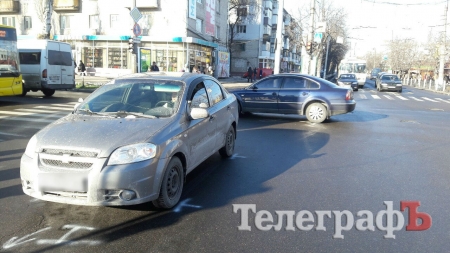 ДТП в центре Кременчуга: столкнулись Volkswagen и Chevrolet
