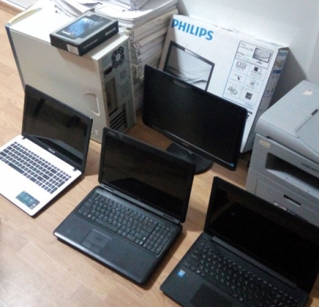 В Полтаве лаборант сдал в ломбард школьные ноутбуки