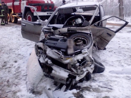 Кременчужани потрапили в ДТП на Полтавщині: водія затисло в легковику