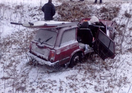 Кременчужани потрапили в ДТП на Полтавщині: водія затисло в легковику