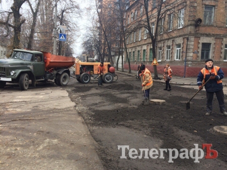 В Кременчуге ремонт дороги на ул. Академика Маслова исчез за 3 недели