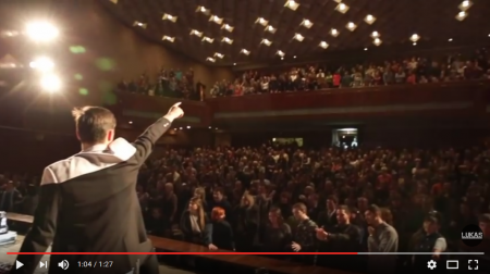 Масштабный Mannequin Challenge сняли в Кременчуге Масштабный Mannequin Challenge сняли в Кременчуге